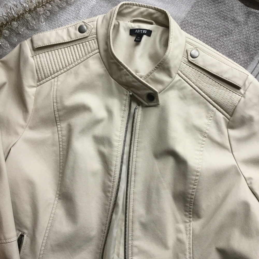 Apt. 9 pleather zippered jacket, short collar.